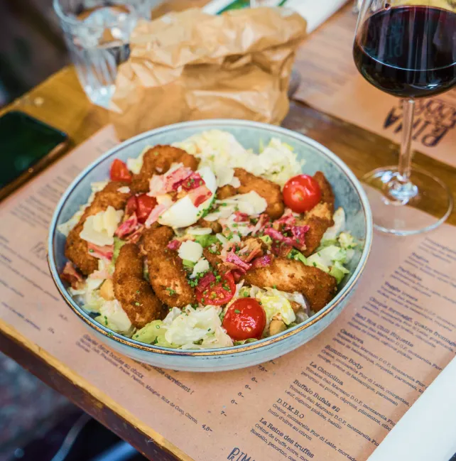 Assiette de la fameuse salade César des Primas