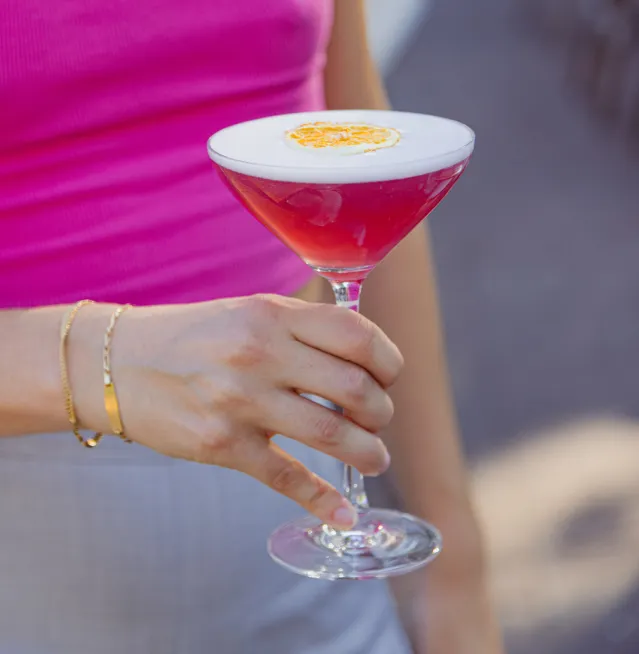 Close-Up d'un verre dans une main